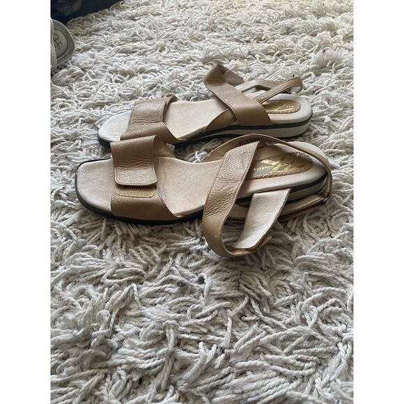 Ros Hommerson Sandals Tan Leather Low Wedges Strappy 6.5 M Beige Comfort - Picture 4 of 8